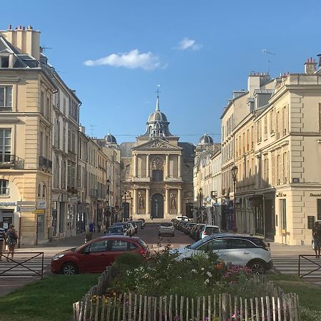 Appartement Versailles Quartier Notre Dame Au Pied Du Chateau Avec Parking Bagian luar foto
