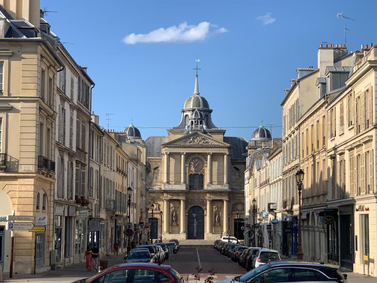Appartement Versailles Quartier Notre Dame Au Pied Du Chateau Avec Parking Bagian luar foto