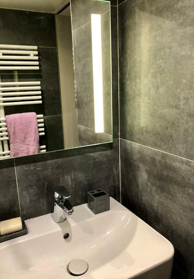 Appartement Versailles Quartier Notre Dame Au Pied Du Chateau Avec Parking Bagian luar foto